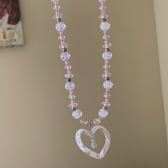 Jewelry - Handmade beaded heart necklace